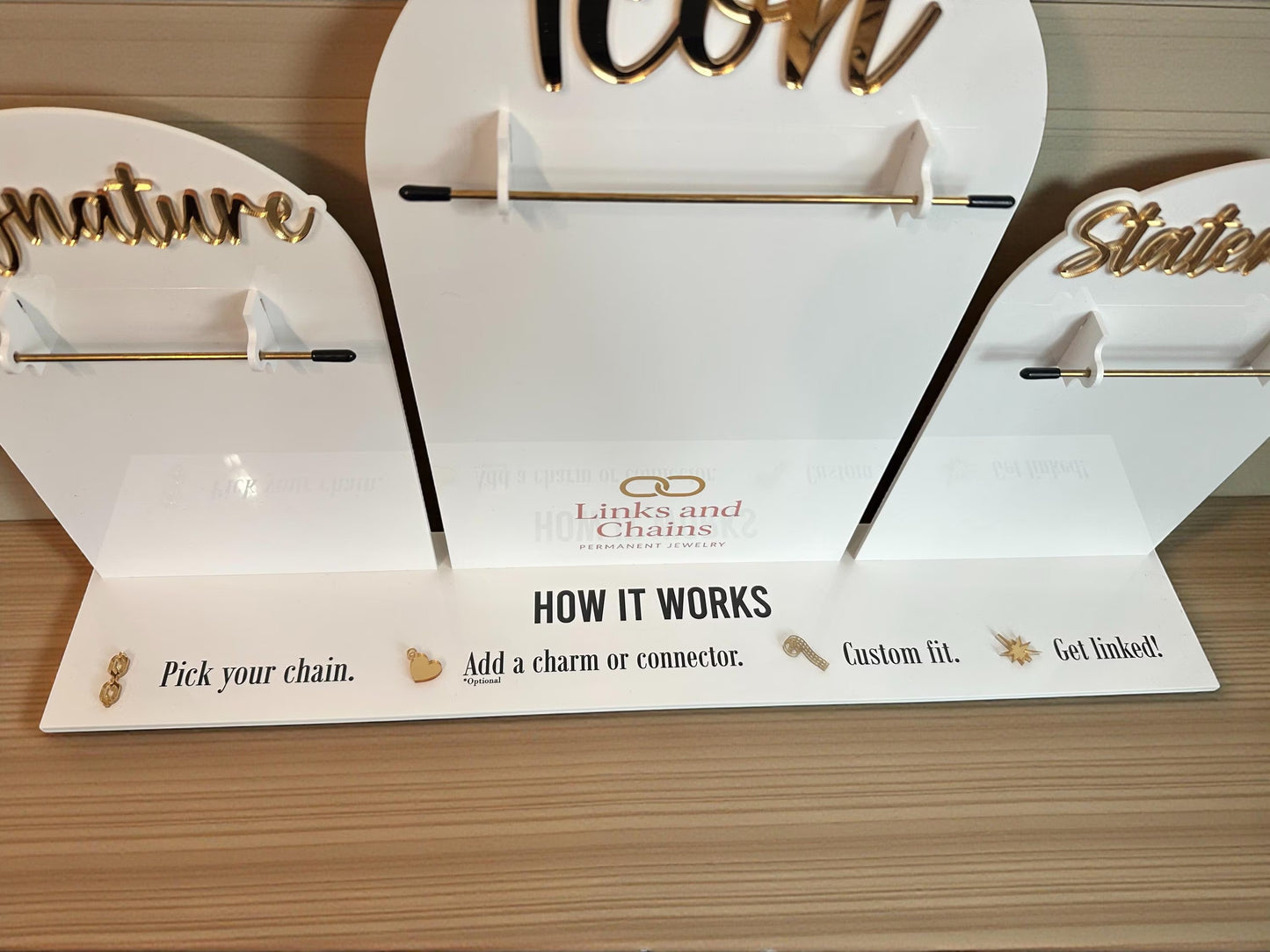 Arched Acrylic Permanent Jewelry Display Stand for Pop-Up Booths