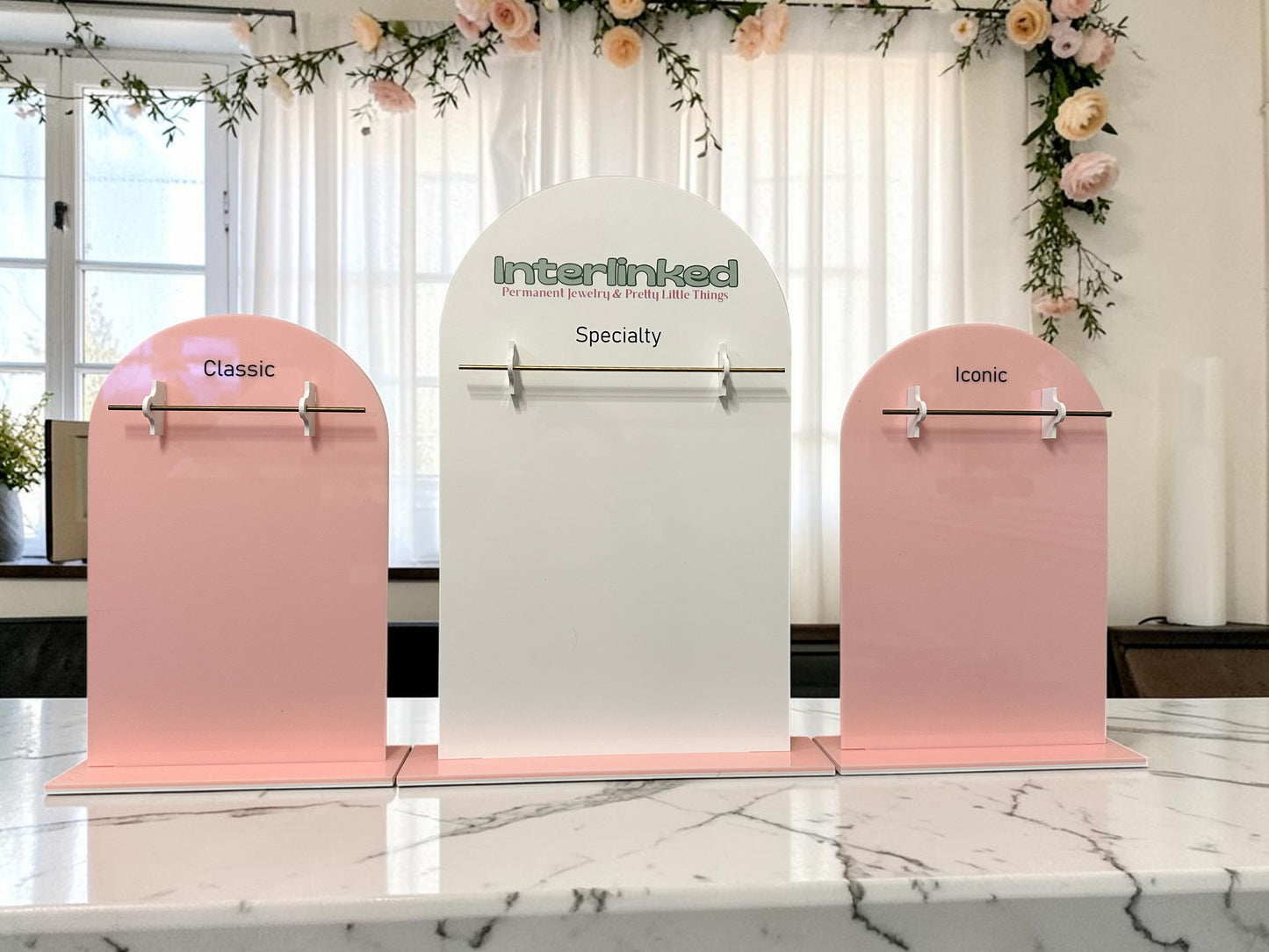 Triple Arch Chain Display Set